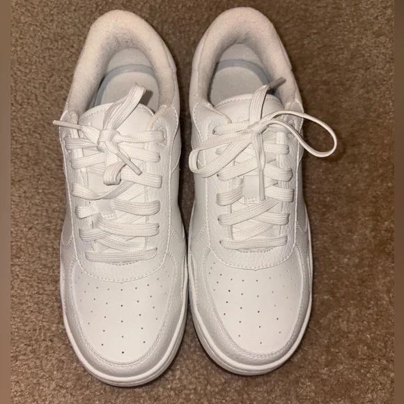 Alo Shoes - Picture 1 of 7